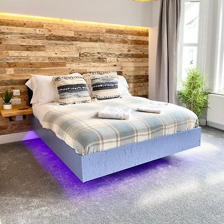 Cloud9 Guest House - By Coastline Retreats - Newly Renovated, Beautiful Ensuite Rooms Near Seafront In Town Centre, Netflix, Superfast Wifi, Communal Kitchen Μπόρνμουθ Εξωτερικό φωτογραφία