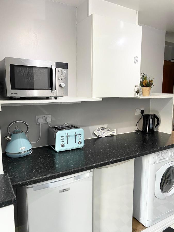 Cloud9 Guest House - By Coastline Retreats - Newly Renovated, Beautiful Ensuite Rooms Near Seafront In Town Centre, Netflix, Superfast Wifi, Communal Kitchen Μπόρνμουθ Εξωτερικό φωτογραφία